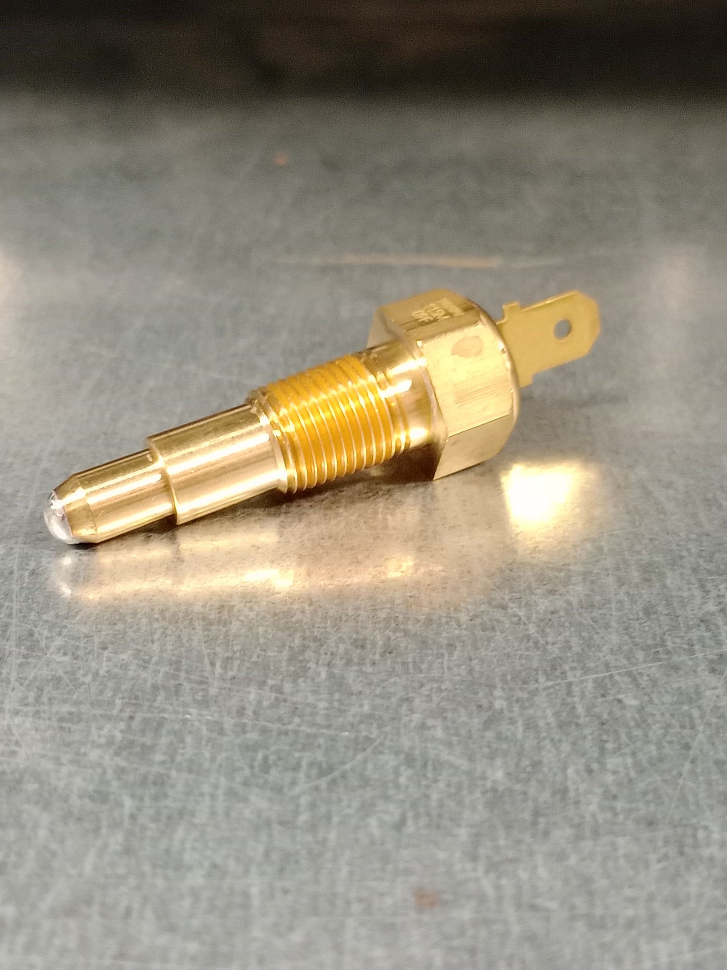 WATER TEMPRATURE THERMOSTAT SENSOR GENUINE KUBOTA PARTS 1622283043