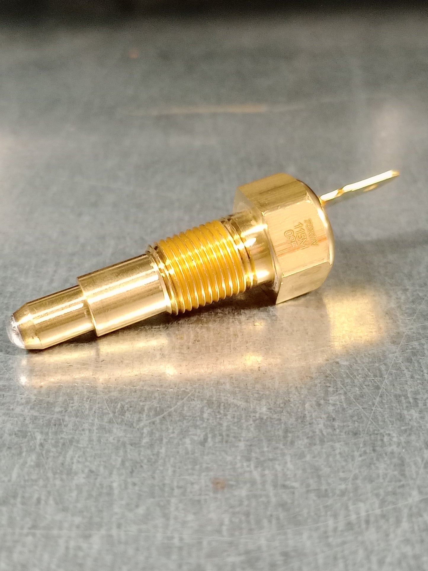 WATER TEMPRATURE THERMOSTAT SENSOR GENUINE KUBOTA PARTS 1622283043