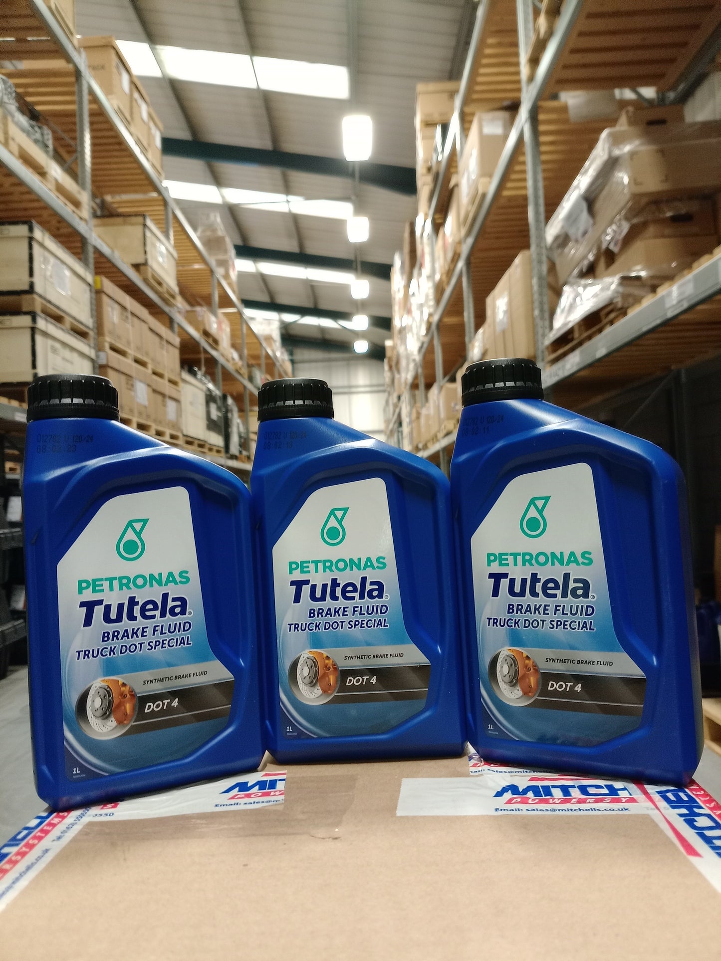 FPT INDUSTRIAL PETRONAS TUTELA TRUCK SPECIAL DOT 4 BRAKE FLUID 1L 76024E18EU