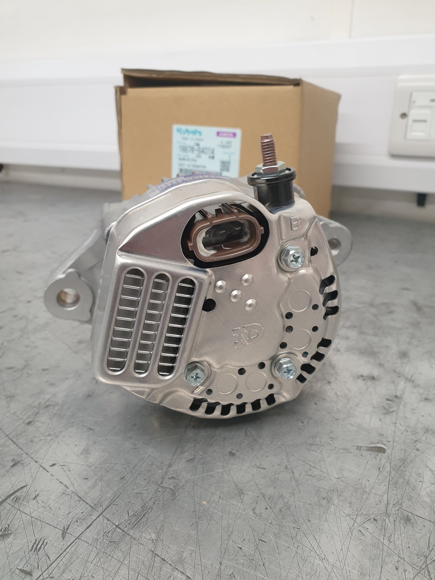 ALTERNATOR 1667864014 KUBOTA GENUINE PARTS