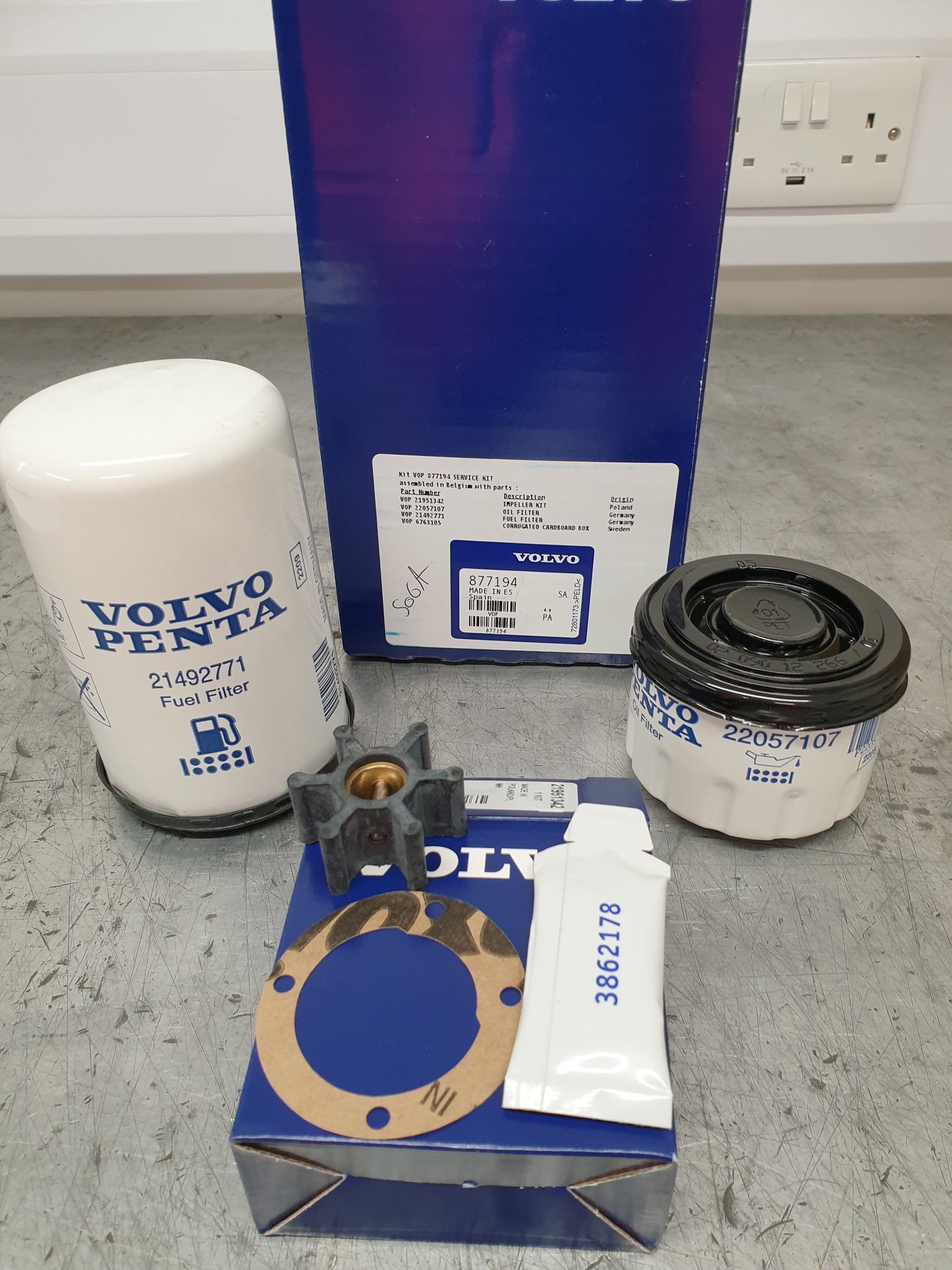 SERVICE KIT COMPLETE GENUINE VOLVO PENTA PARTS 877194