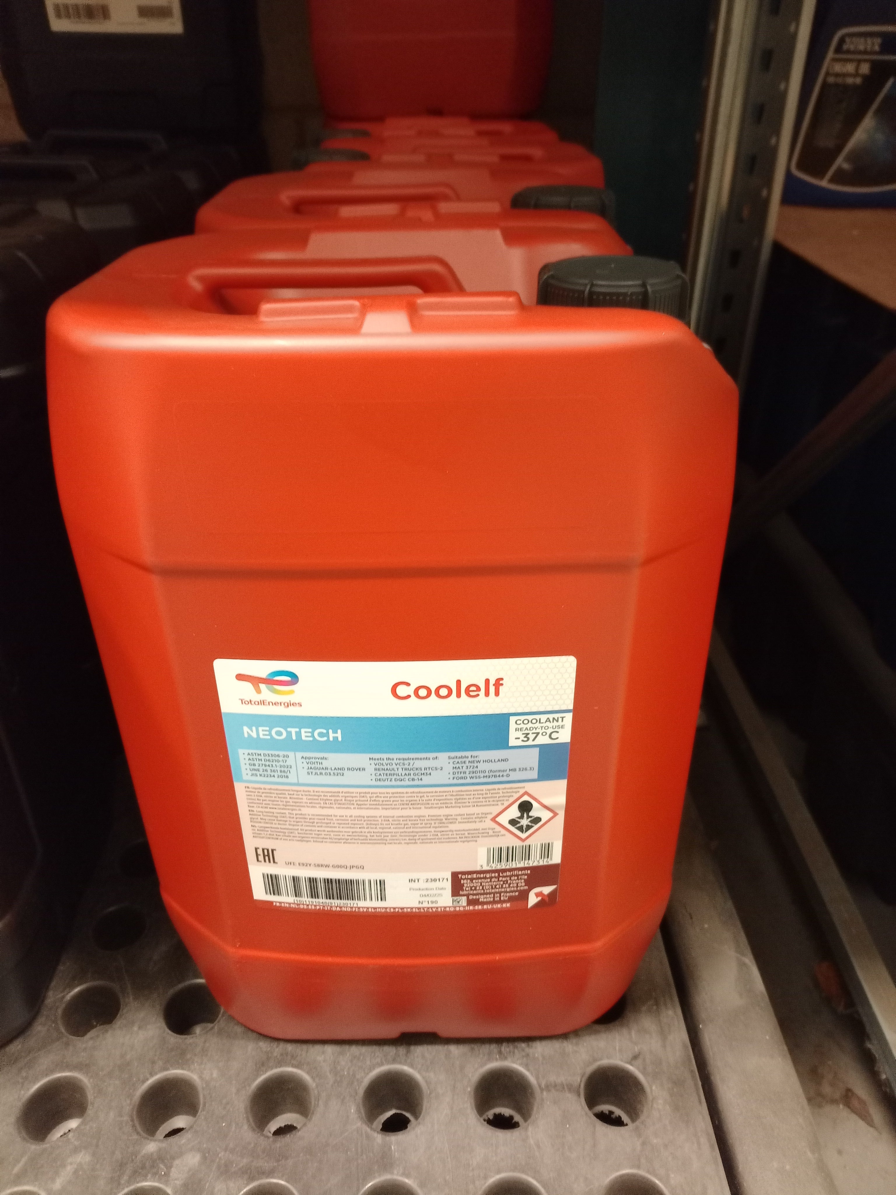 KUBOTA GENUINE SUPER LONG LIFE COOLANT (SLLC) 20L W21UC01020 Red