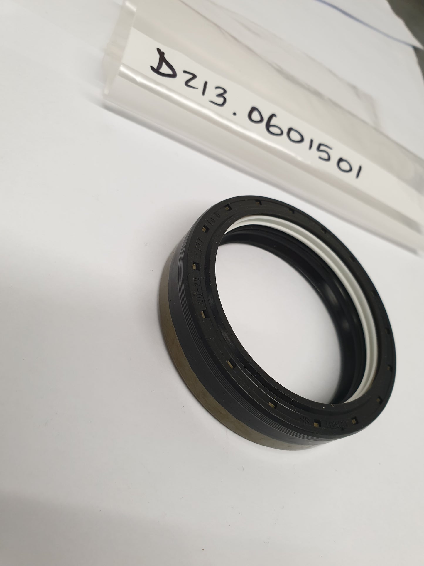 DRIVE SHAFT SEAL GENUINE DANA SPICER PARTS D213.0601501 / 213.06.015.01