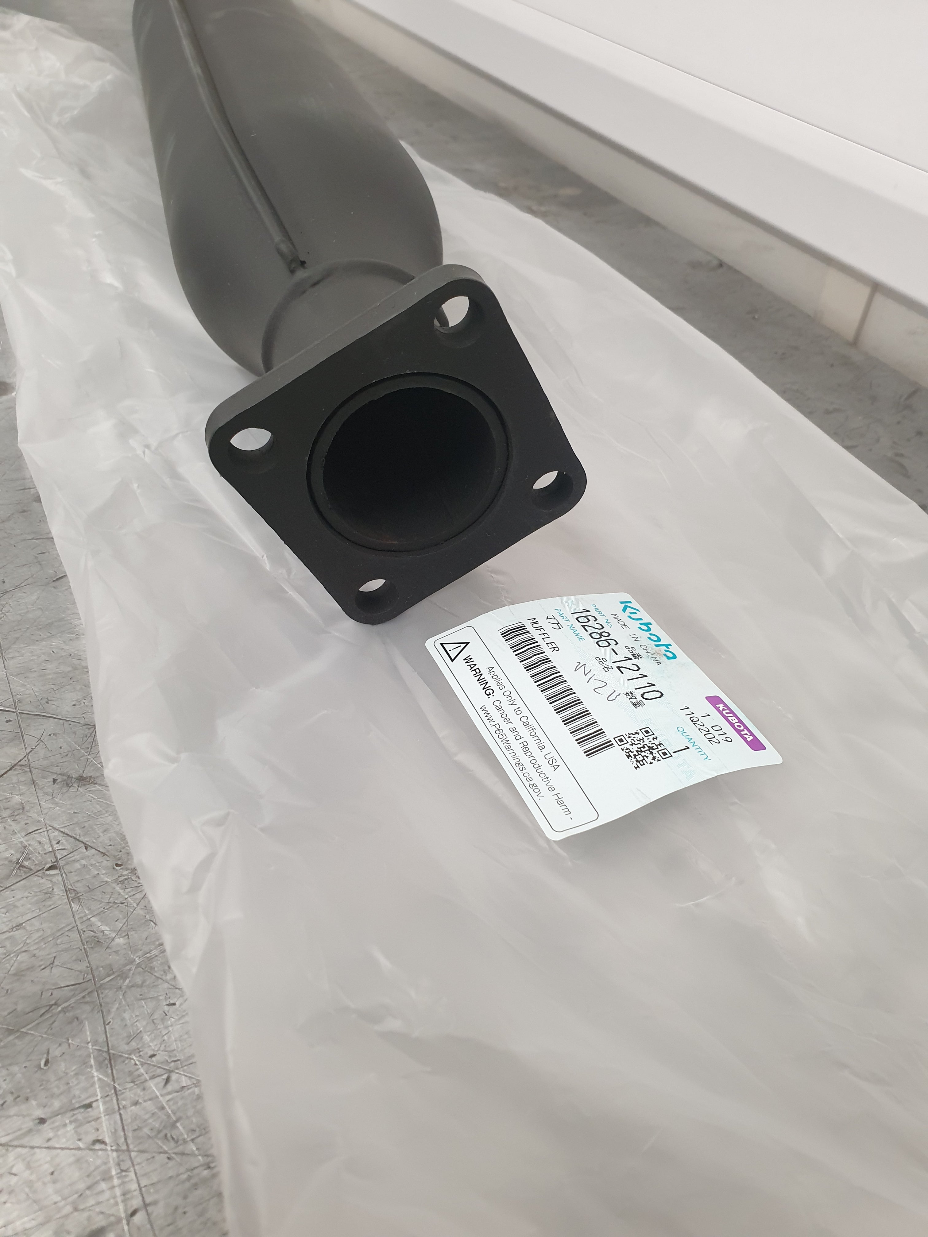 MUFFLER EXHAUST SILENCER GENUINE KUBOTA PARTS 1628612110